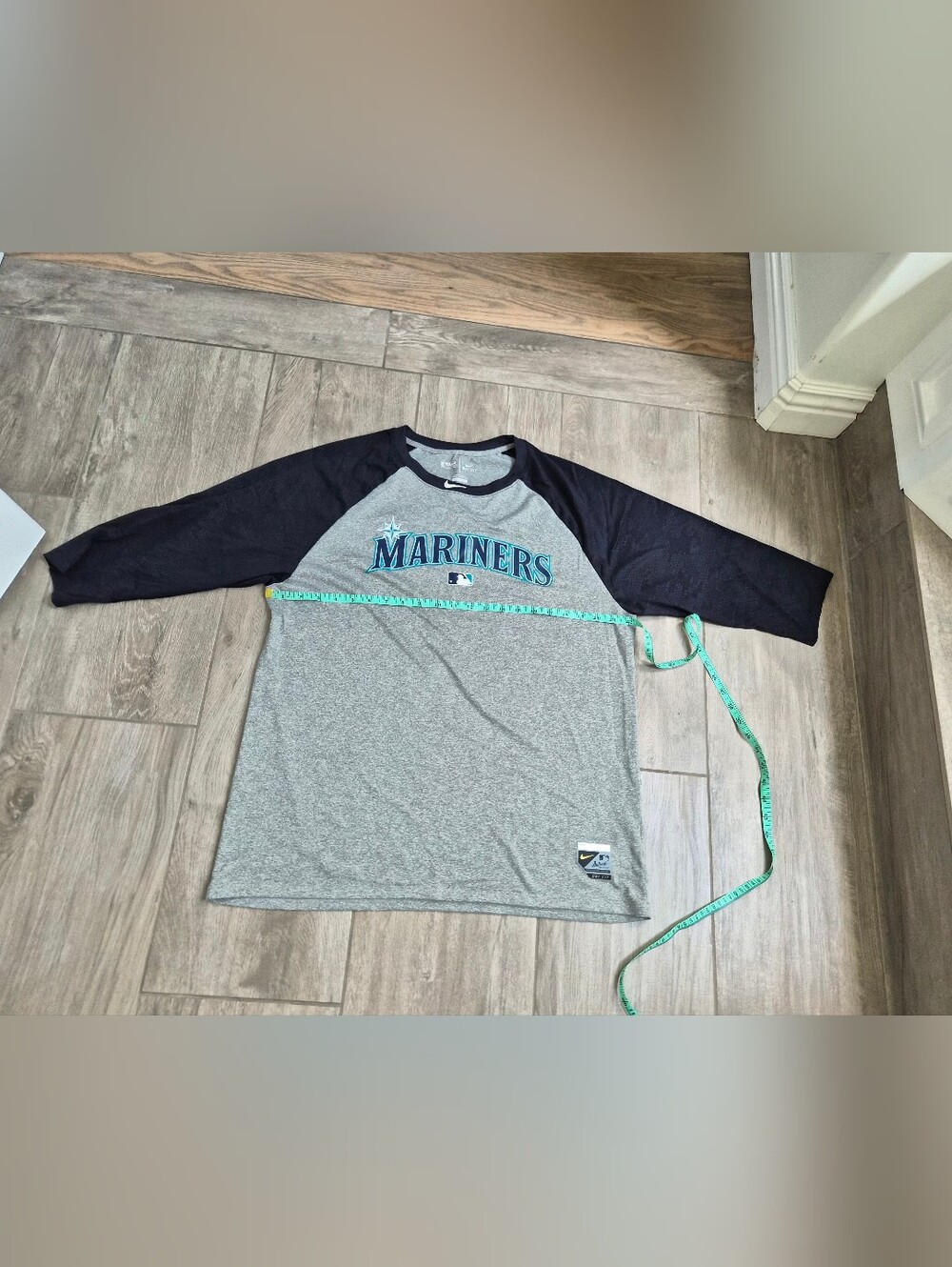 Nike Mariners Raglan Tee - Gray and Navy